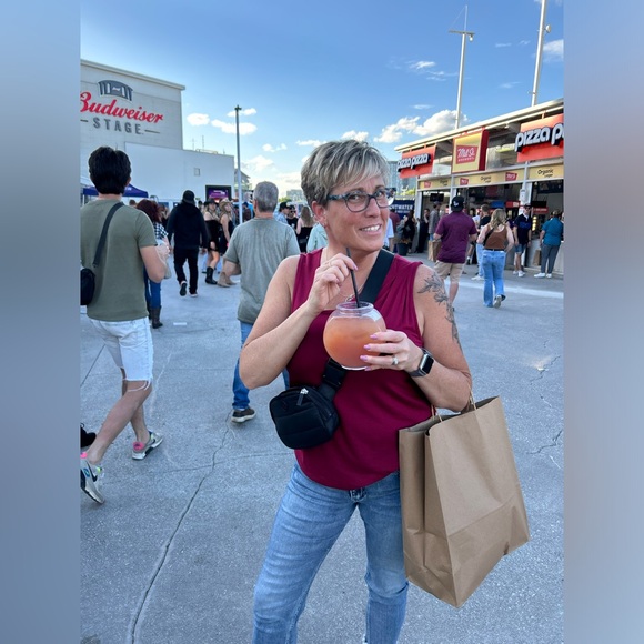 Meet your Posher, Charlene - Picture 1 of 1